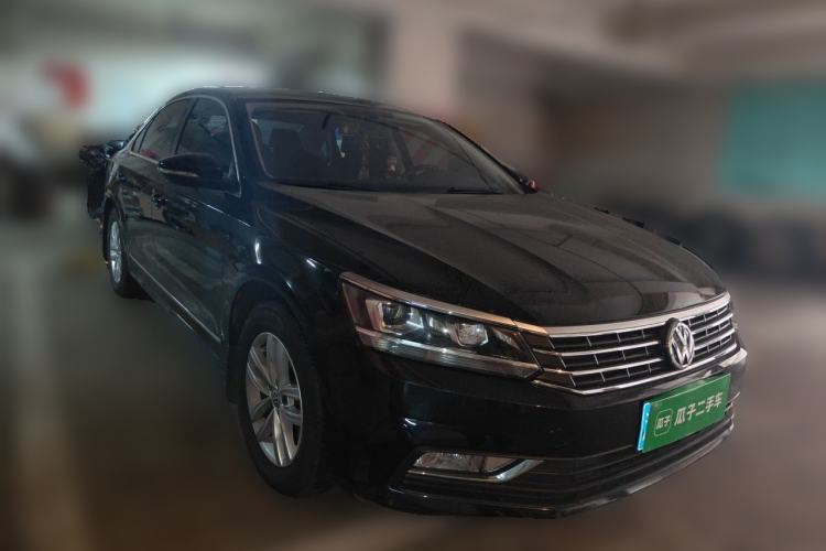 Used Volkswagen Passat 2016 330TSI DSG Luxury Edition Front Right 45 Deg
