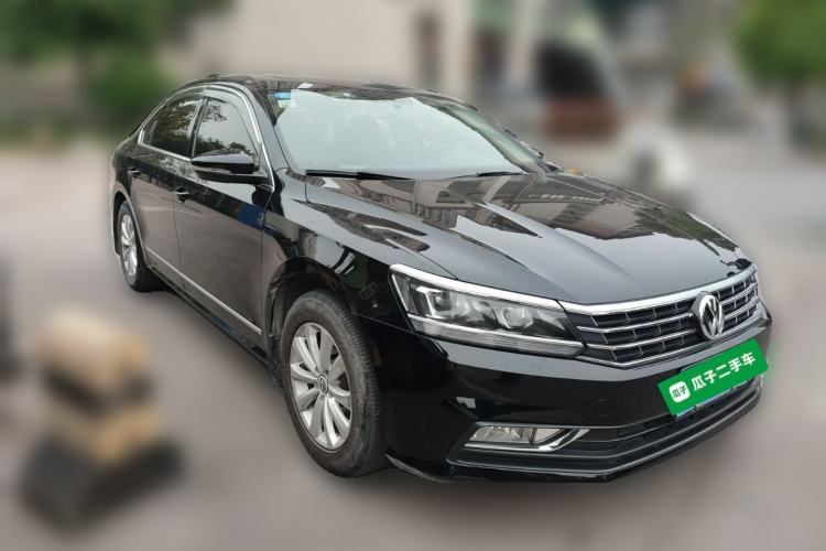 Used Volkswagen Passat 2016 330TSI DSG Luxury Edition Front Right 45 Deg