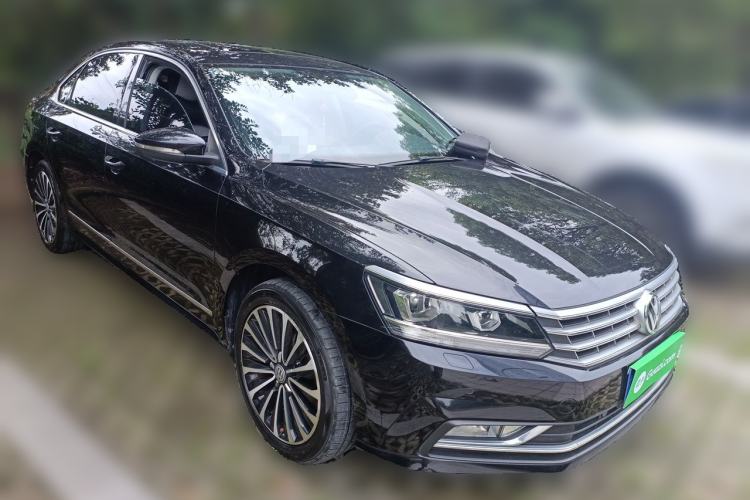 Used Volkswagen Passat 2016 330TSI DSG Prestige Edition Front Right 45 Deg
