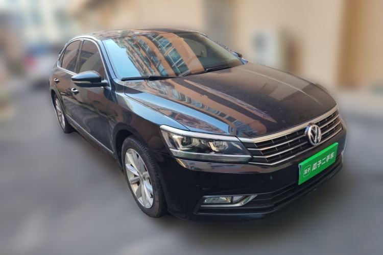 Used Volkswagen Passat 2016 330TSI DSG Luxury Edition Front Right 45 Deg
