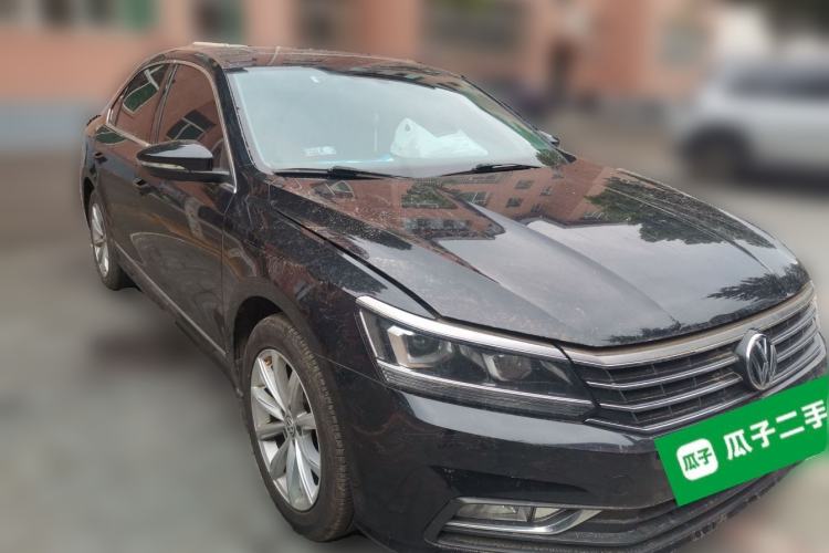 Used Volkswagen Passat 2016 330TSI DSG Luxury Edition Front Right 45 Deg