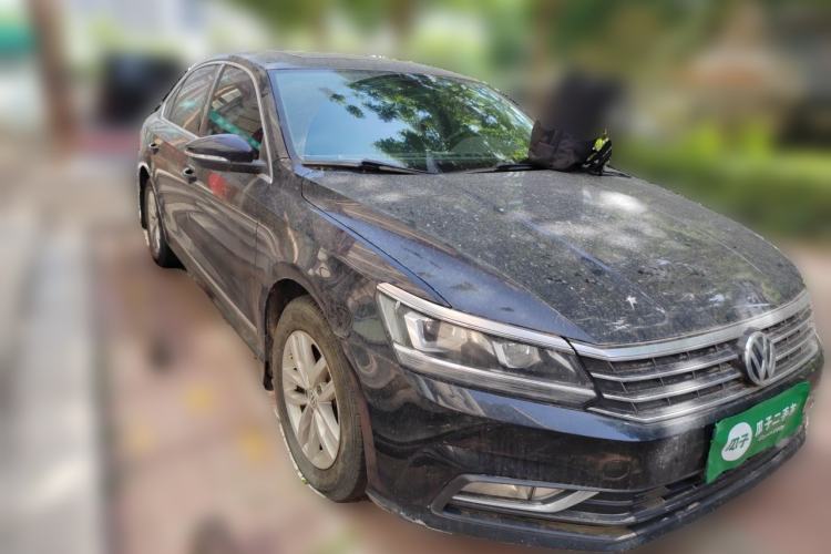 Used Volkswagen Passat 2016 330TSI DSG Luxury Edition Front Right 45 Deg