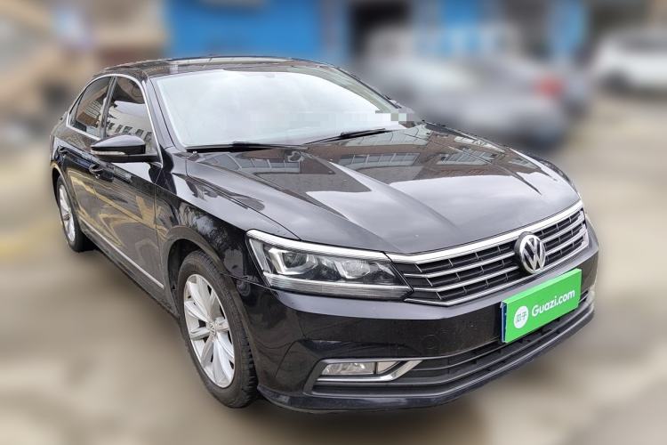 Used Volkswagen Passat 2016 330TSI DSG Luxury Edition Front Right 45 Deg
