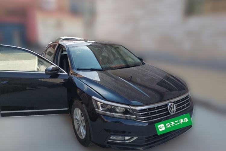 Used Volkswagen Passat 2016 330TSI DSG Luxury Edition Front Right 45 Deg