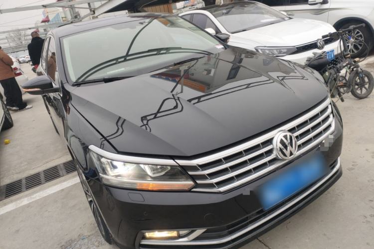 Used Volkswagen Passat 2016 330TSI DSG Prestige Edition Front Right 45 Deg