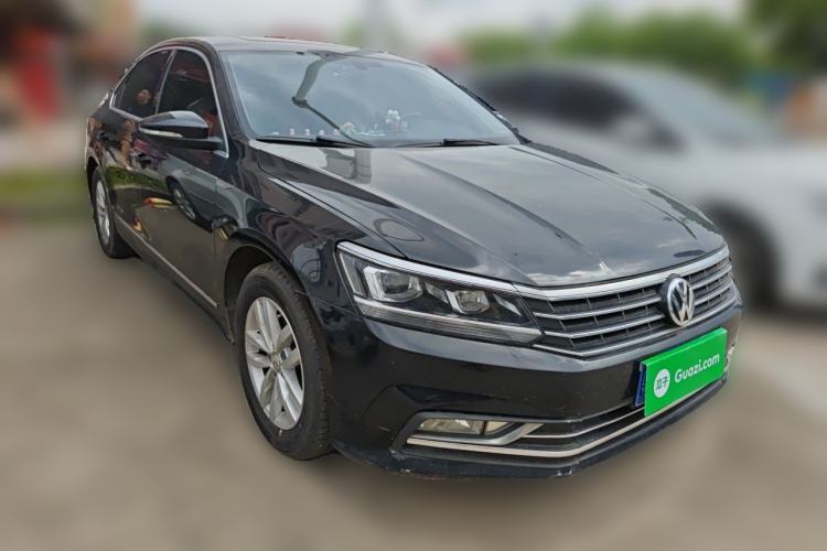 Used Volkswagen Passat 2016 330TSI DSG Luxury Edition Front Right 45 Deg