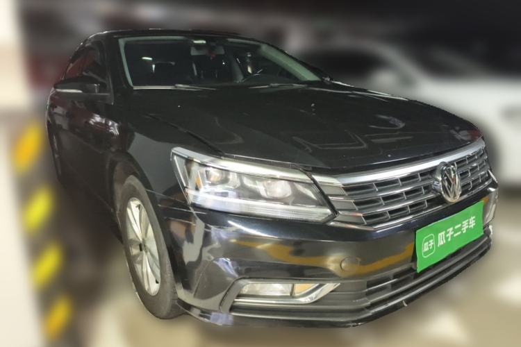 Used Volkswagen Passat 2016 330TSI DSG Luxury Edition Front Right 45 Deg