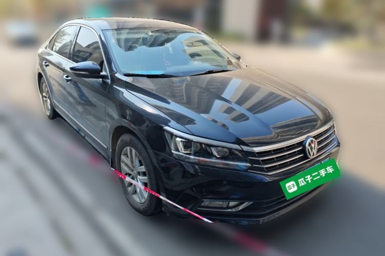 Used Volkswagen Passat 2016 330TSI DSG Luxury Edition Front Right 45 Deg