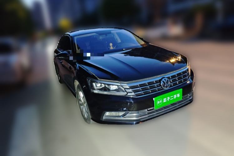 Used Volkswagen Passat 2016 330TSI DSG Luxury Edition Front Right 45 Deg
