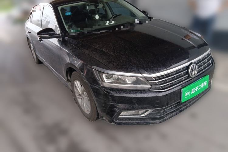 Used Volkswagen Passat 2016 330TSI DSG Luxury Edition Front Right 45 Deg