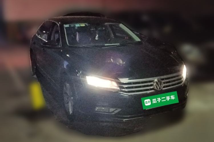 Used Volkswagen Passat 2016 330TSI DSG Luxury Edition Front Right 45 Deg