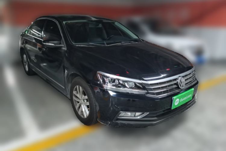 Used Volkswagen Passat 2016 330TSI DSG Luxury Edition Front Right 45 Deg