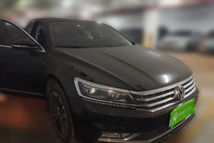 Used Volkswagen Passat 2016 380TSI DSG Ultimate Edition Front Right 45 Deg