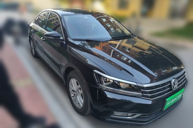 Used Volkswagen Passat 2016 330TSI DSG Luxury Edition Front Right 45 Deg
