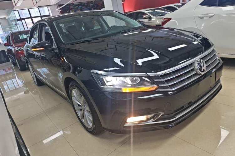 Used Volkswagen Passat 2016 330TSI DSG Prestige Edition Front Right 45 Deg