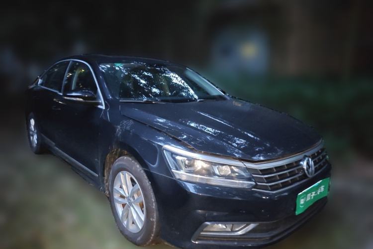 Used Volkswagen Passat 2016 330TSI DSG Luxury Edition Front Right 45 Deg