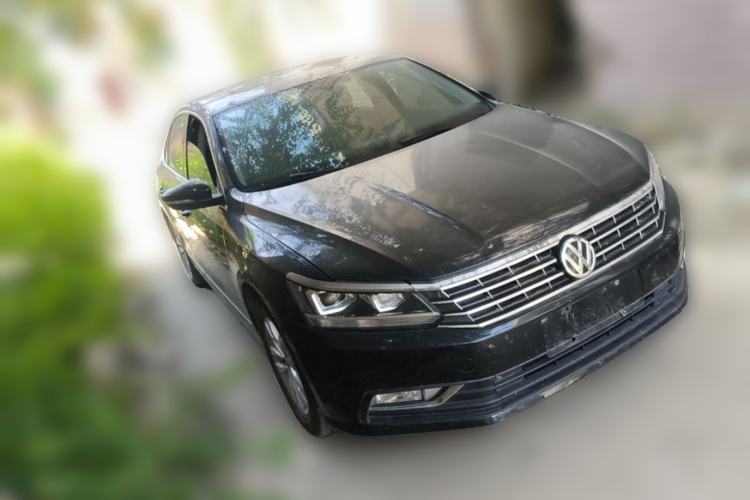 Used Volkswagen Passat 2016 330TSI DSG Luxury Edition Front Right 45 Deg