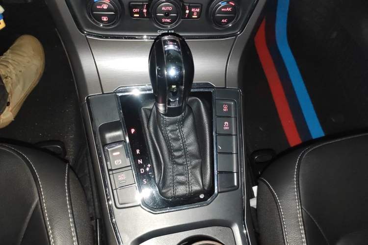 Used Volkswagen Passat 2016 1.8T Government Procurement Version (CEA Engine + 6AT) Gear Lever