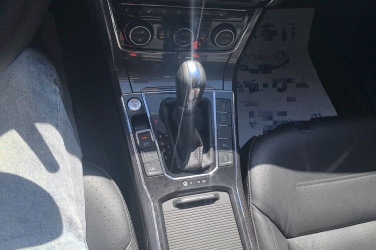 Used Volkswagen Passat 2016 330TSI DSG Prestige Edition Gear Lever