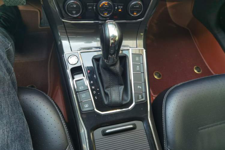 Used Volkswagen Passat 2016 330TSI DSG Prestige Edition Gear Lever