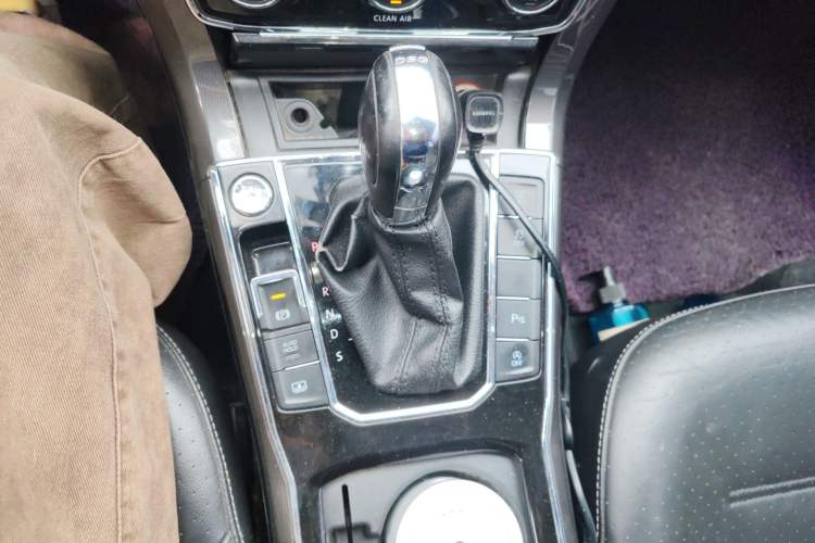 Used Volkswagen Passat 2016 330TSI DSG Prestige Edition Gear Lever