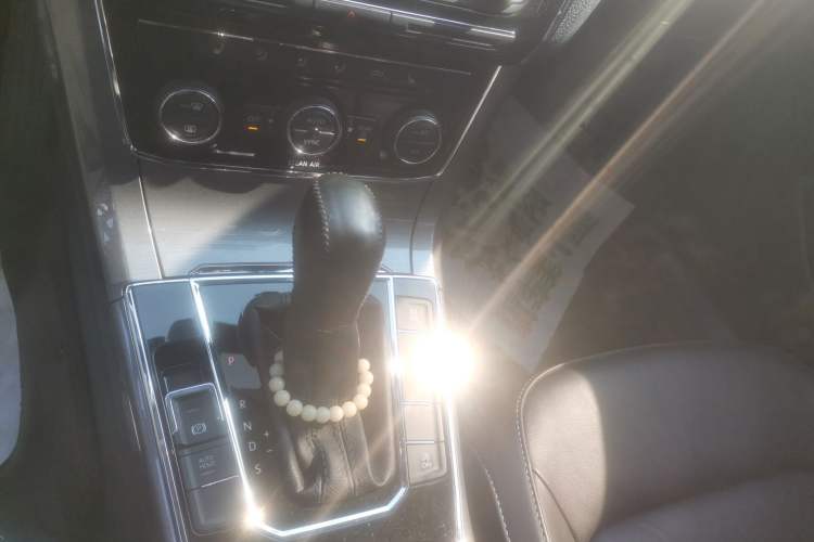 Used Volkswagen Passat 2016 280TSI DSG Prestige Edition Gear Lever