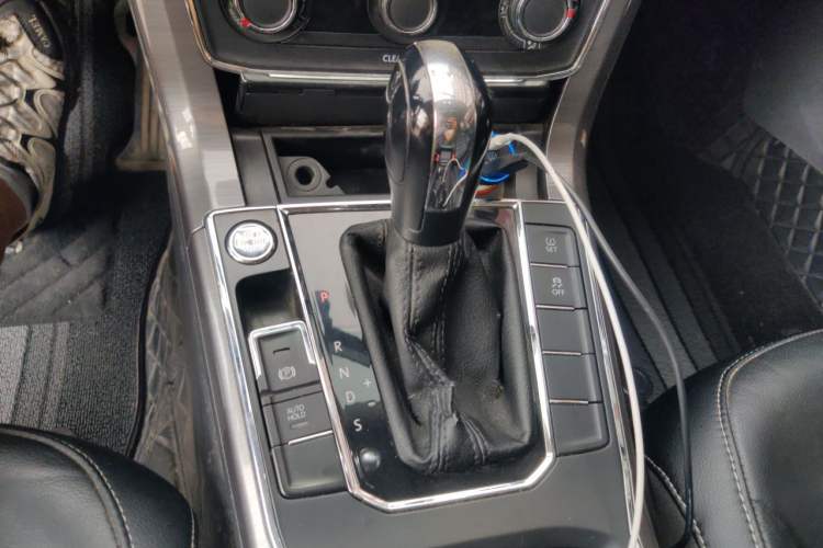 Used Volkswagen Passat 2016 1.8T Government Procurement Version (CEA Engine + 6AT) Gear Lever
