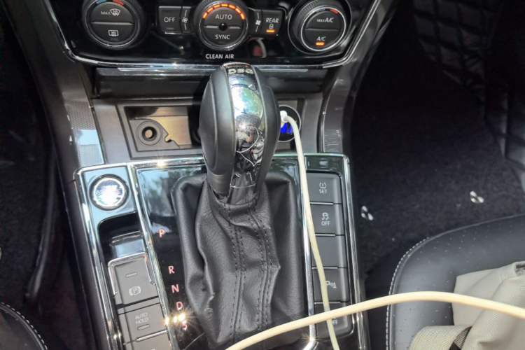 Used Volkswagen Passat 2016 380TSI DSG Prestige Edition Gear Lever