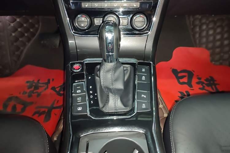 Used Volkswagen Passat 2016 330TSI DSG Prestige Edition Gear Lever