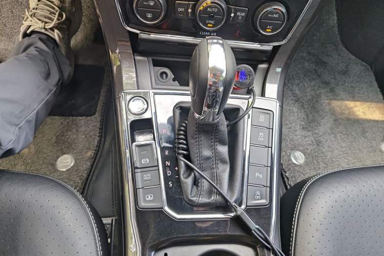 Used Volkswagen Passat 2016 380TSI DSG Prestige Edition Gear Lever