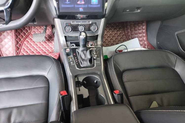 Used Volkswagen Passat 2016 1.8T Government Procurement Version (CEA Engine + 6AT) Gear Lever