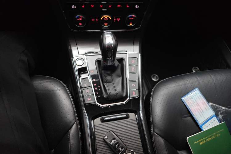 Used Volkswagen Passat 2016 330TSI DSG Prestige Edition Gear Lever