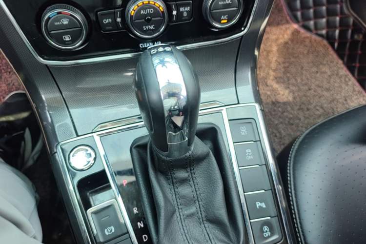 Used Volkswagen Passat 2016 330TSI DSG Prestige Edition Gear Lever