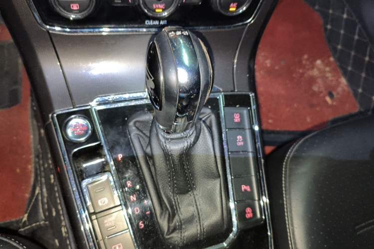 Used Volkswagen Passat 2016 330TSI DSG Prestige Edition Gear Lever