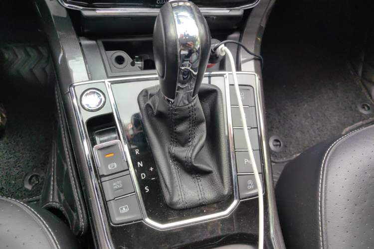Used Volkswagen Passat 2016 330TSI DSG Prestige Edition Gear Lever