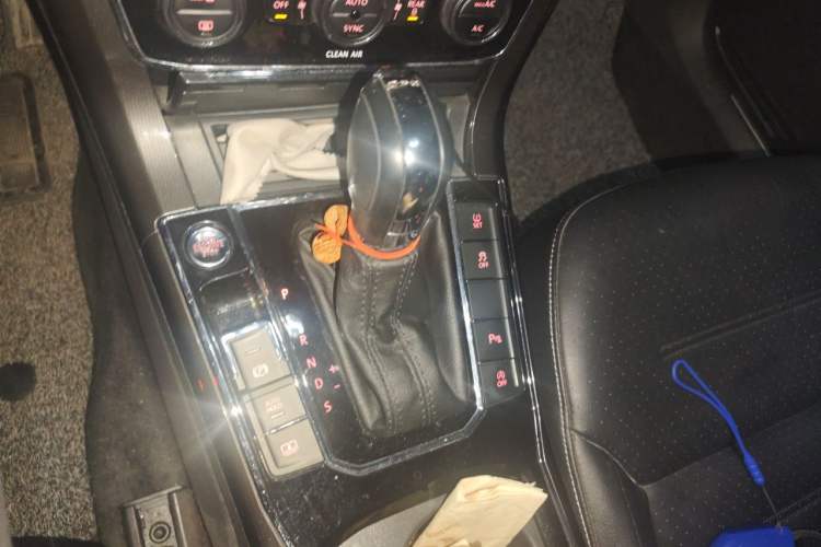 Used Volkswagen Passat 2016 380TSI DSG Prestige Edition Gear Lever