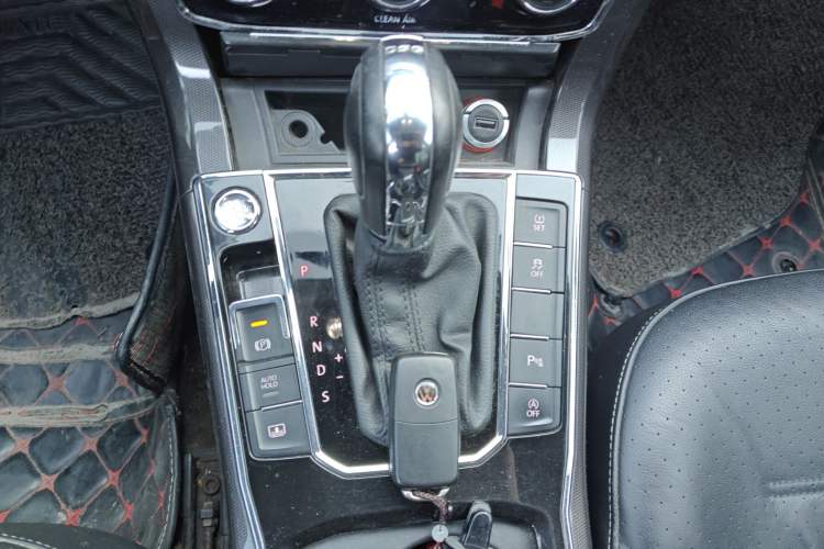 Used Volkswagen Passat 2016 330TSI DSG Prestige Edition Gear Lever
