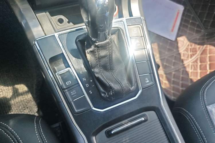 Used Volkswagen Passat 2016 280TSI DSG Prestige Edition Gear Lever