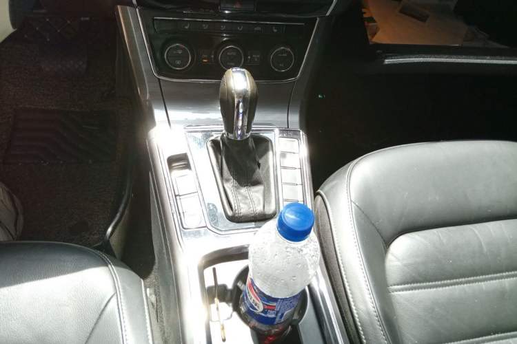 Used Volkswagen Passat 2016 330TSI DSG Luxury Edition Gear Lever