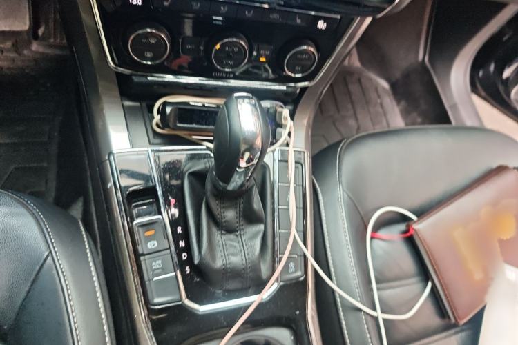 Used Volkswagen Passat 2016 280TSI DSG Prestige Edition Gear Lever