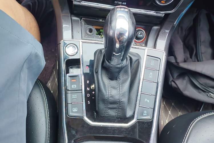 Used Volkswagen Passat 2016 380TSI DSG Prestige Edition Gear Lever