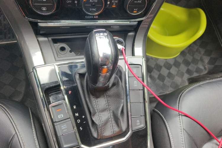 Used Volkswagen Passat 2016 280TSI DSG Prestige Edition Gear Lever