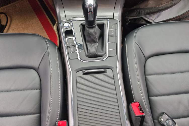 Used Volkswagen Passat 2016 1.8T Government Procurement Version (CEA Engine + 6AT) Gear Lever