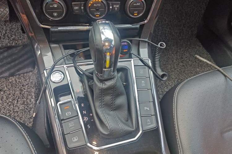 Used Volkswagen Passat 2016 330TSI DSG Prestige Edition Gear Lever
