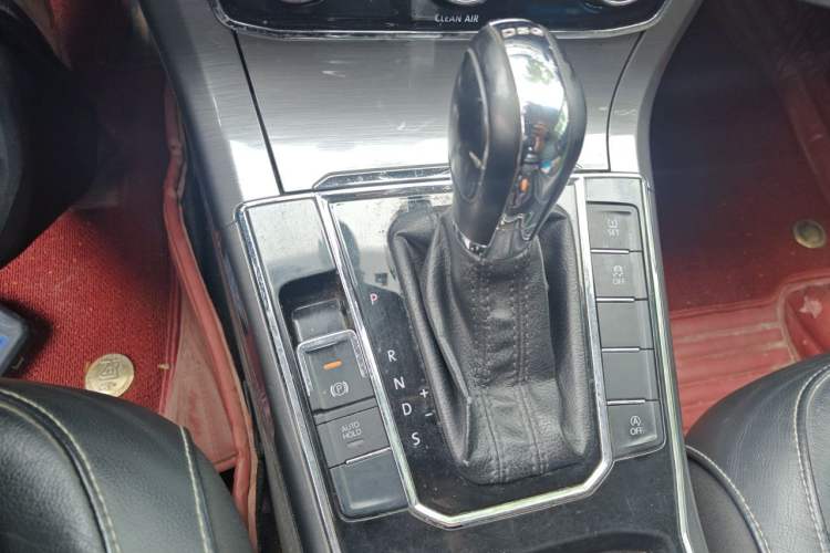 Used Volkswagen Passat 2016 330TSI DSG Prestige Edition Gear Lever