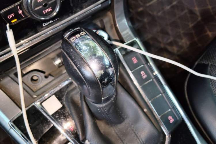 Used Volkswagen Passat 2016 330TSI DSG Luxury Edition Gear Lever