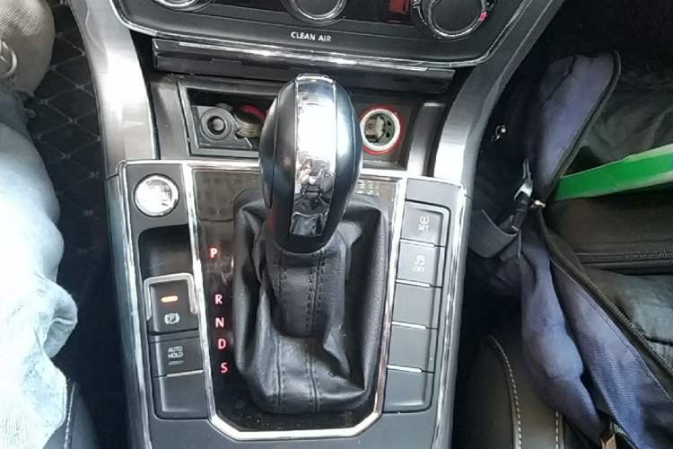 Used Volkswagen Passat 2016 1.8T Government Procurement Version (CEA Engine + 6AT) Gear Lever