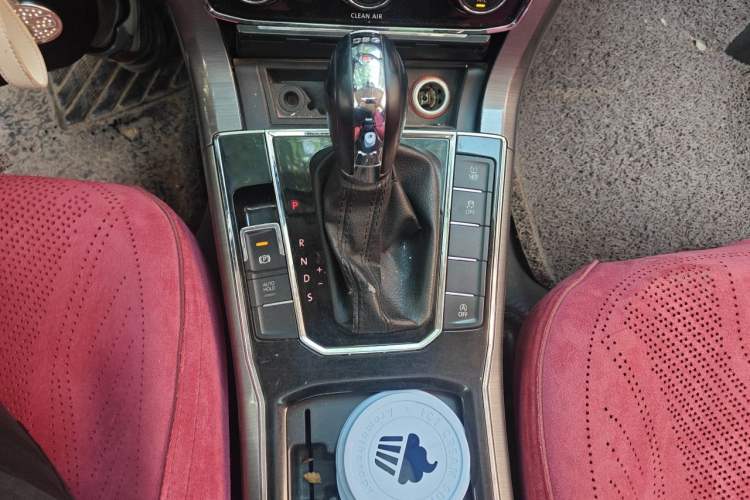 Used Volkswagen Passat 2016 330TSI DSG Luxury Edition Gear Lever