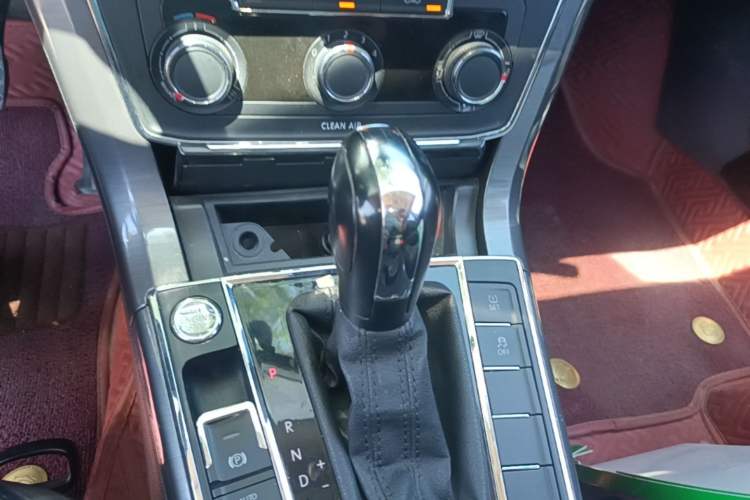 Used Volkswagen Passat 2016 1.8T Government Procurement Version (CEA Engine + 6AT) Gear Lever
