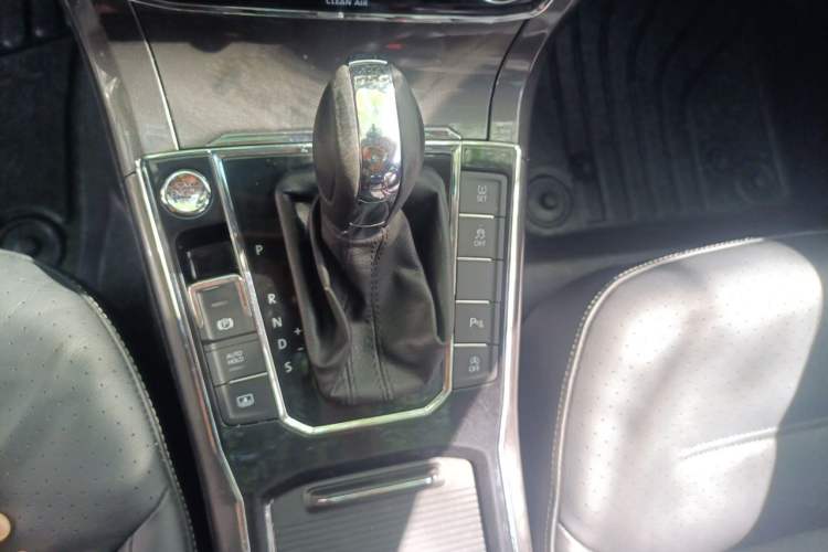 Used Volkswagen Passat 2016 330TSI DSG Prestige Edition Gear Lever